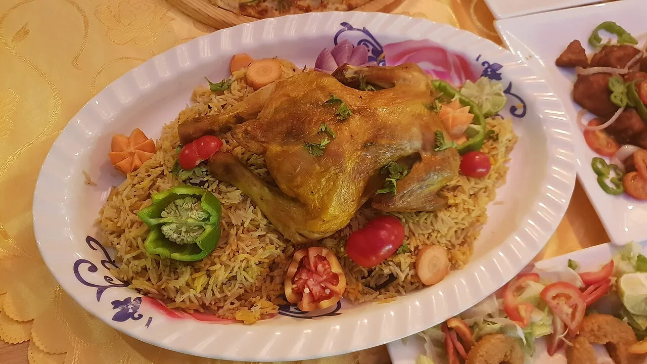 Рис із запеченою куркою та овочами